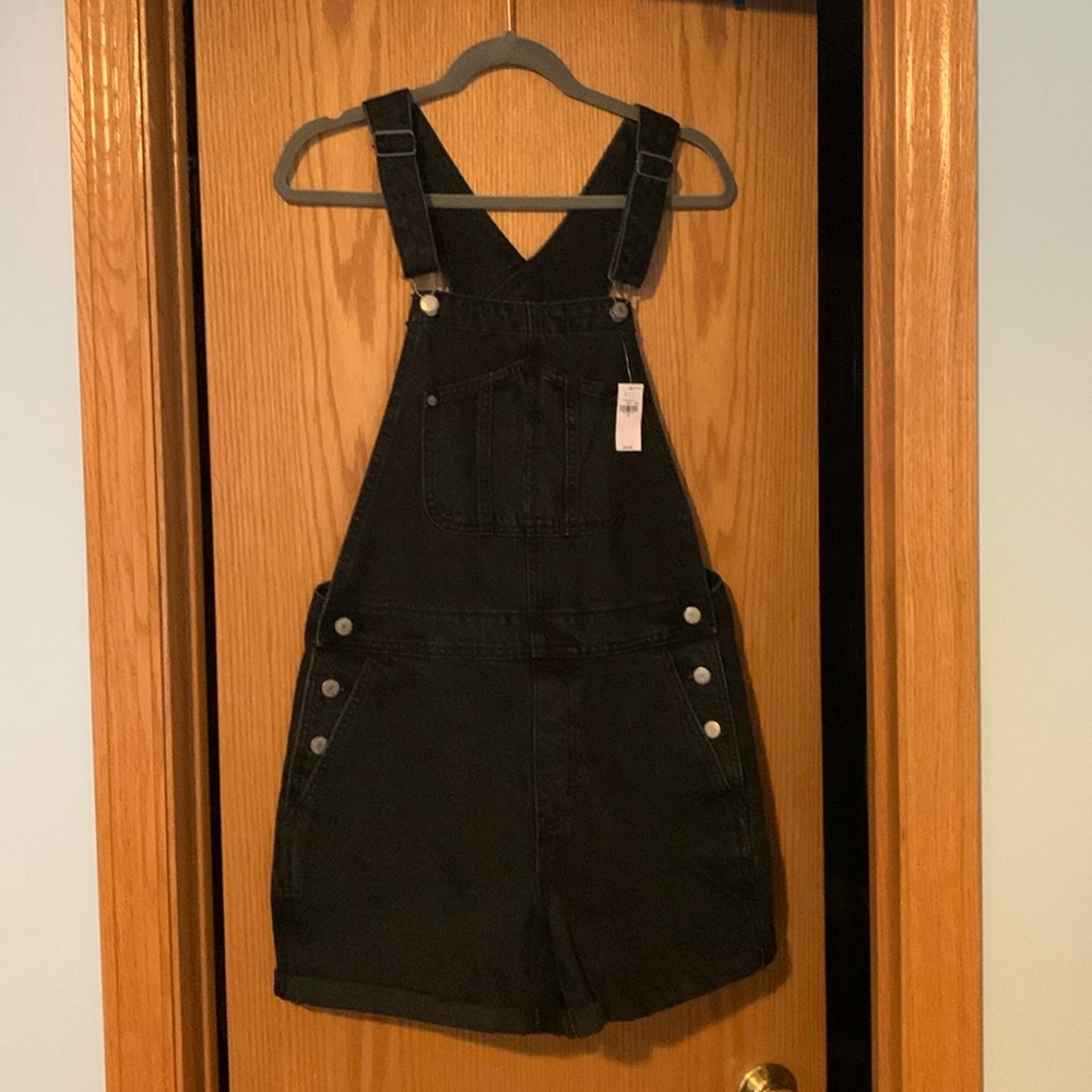 NWT Old Navy black shorts overalls